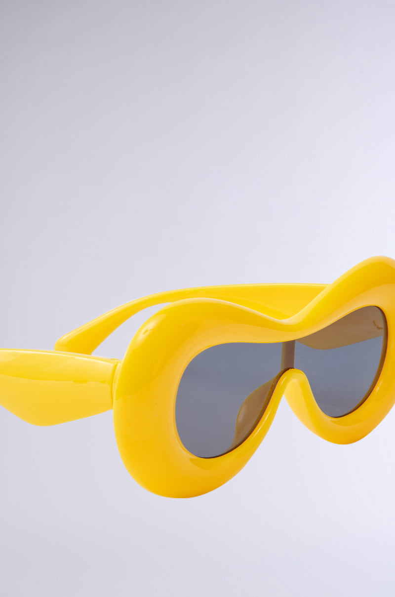 LITTLE BIT OF ZEST YELLOW SUNGLASSES