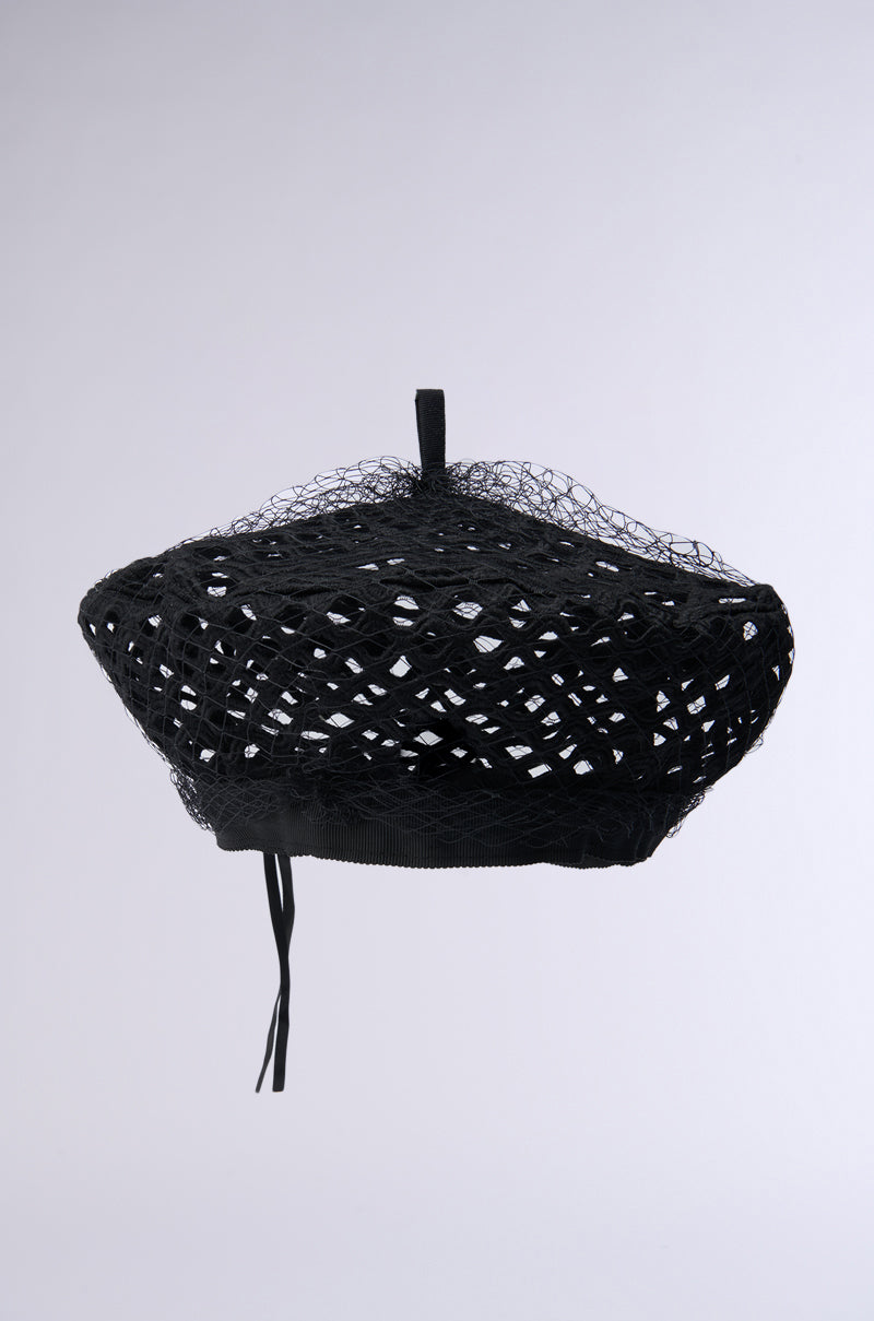 TOO EDITORIAL CUTOUT BERET